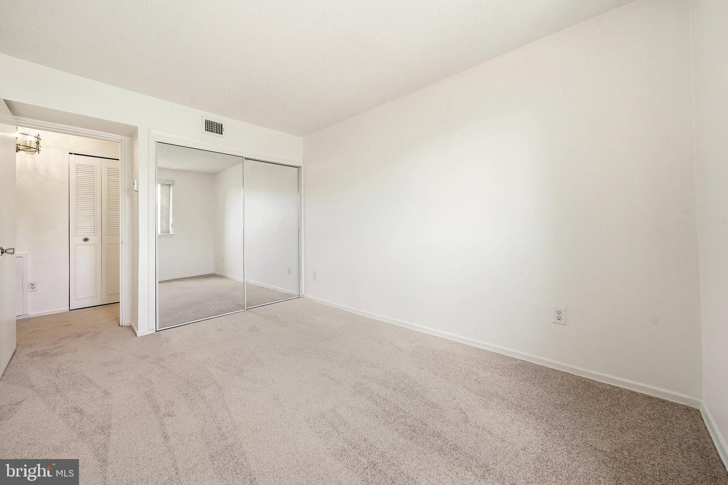 1570 The Fairway #312 E Property Photo 17
