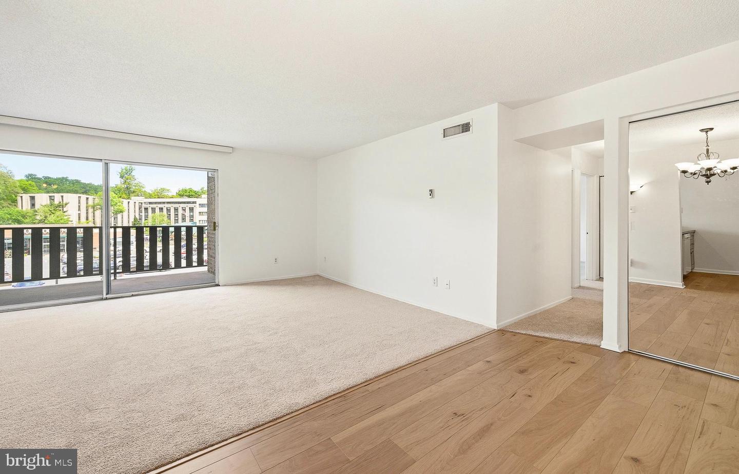 1570 The Fairway #312 E Property Photo 26