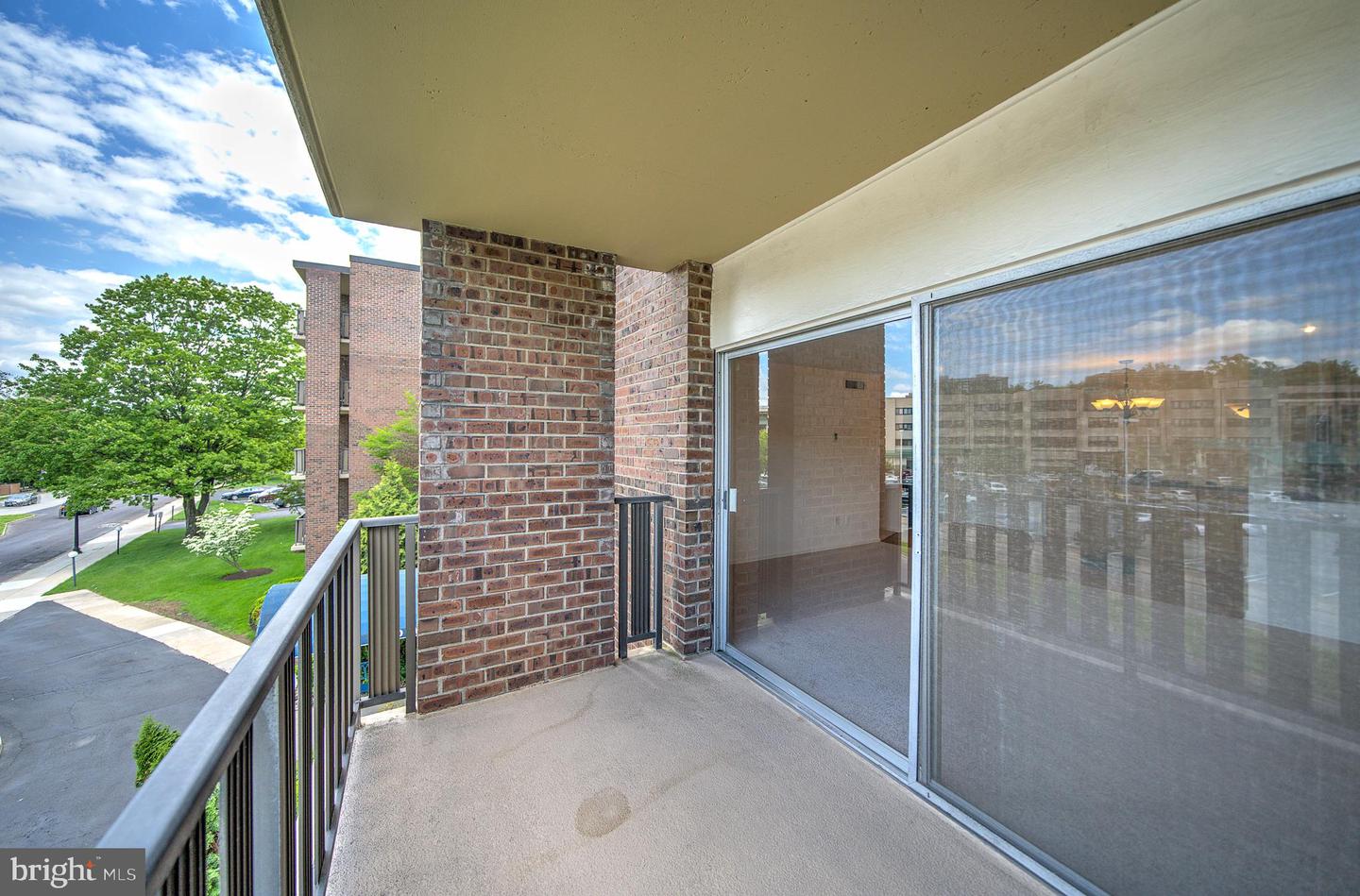 1570 The Fairway #312 E Property Photo 28