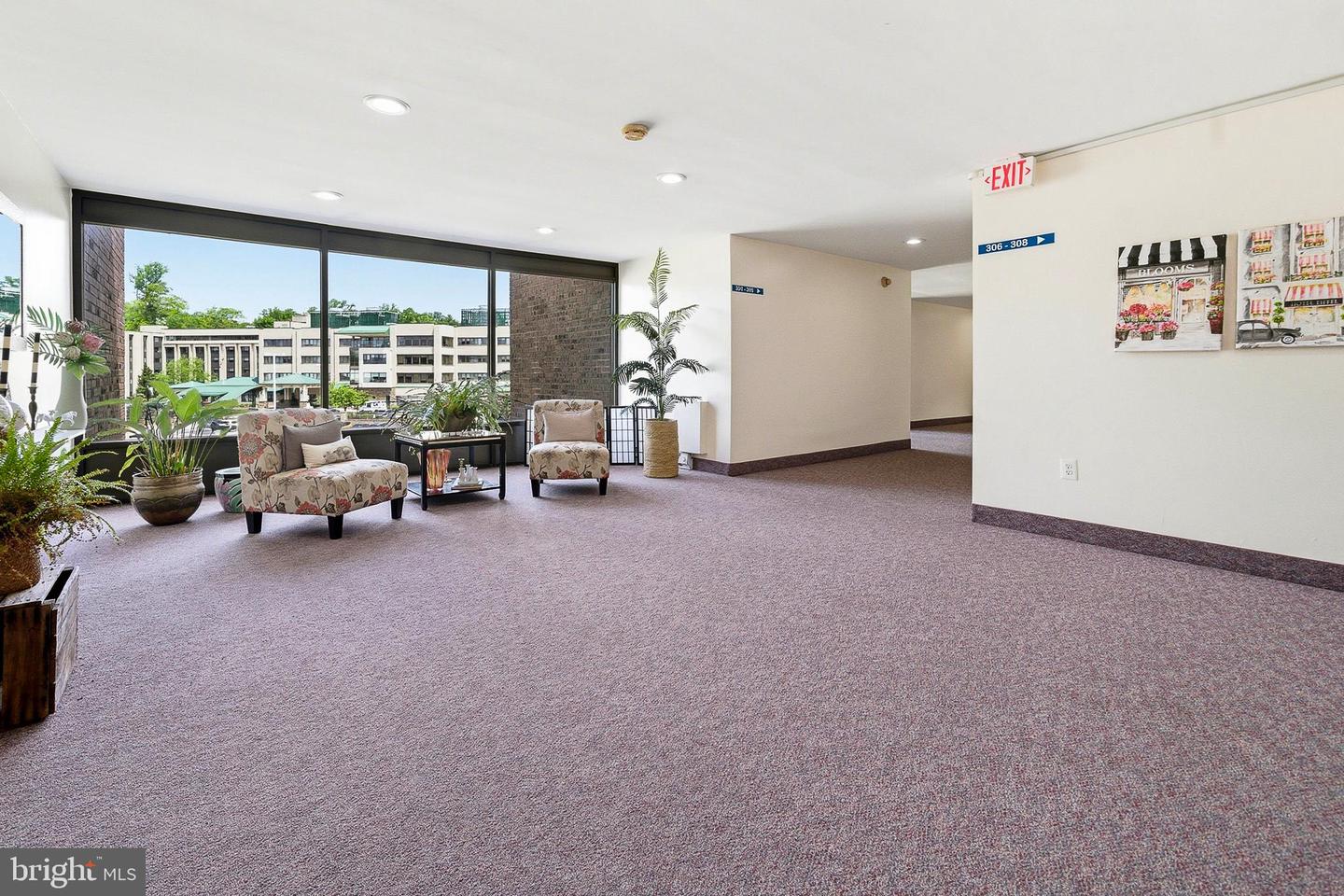 1570 The Fairway #312 E Property Photo 41