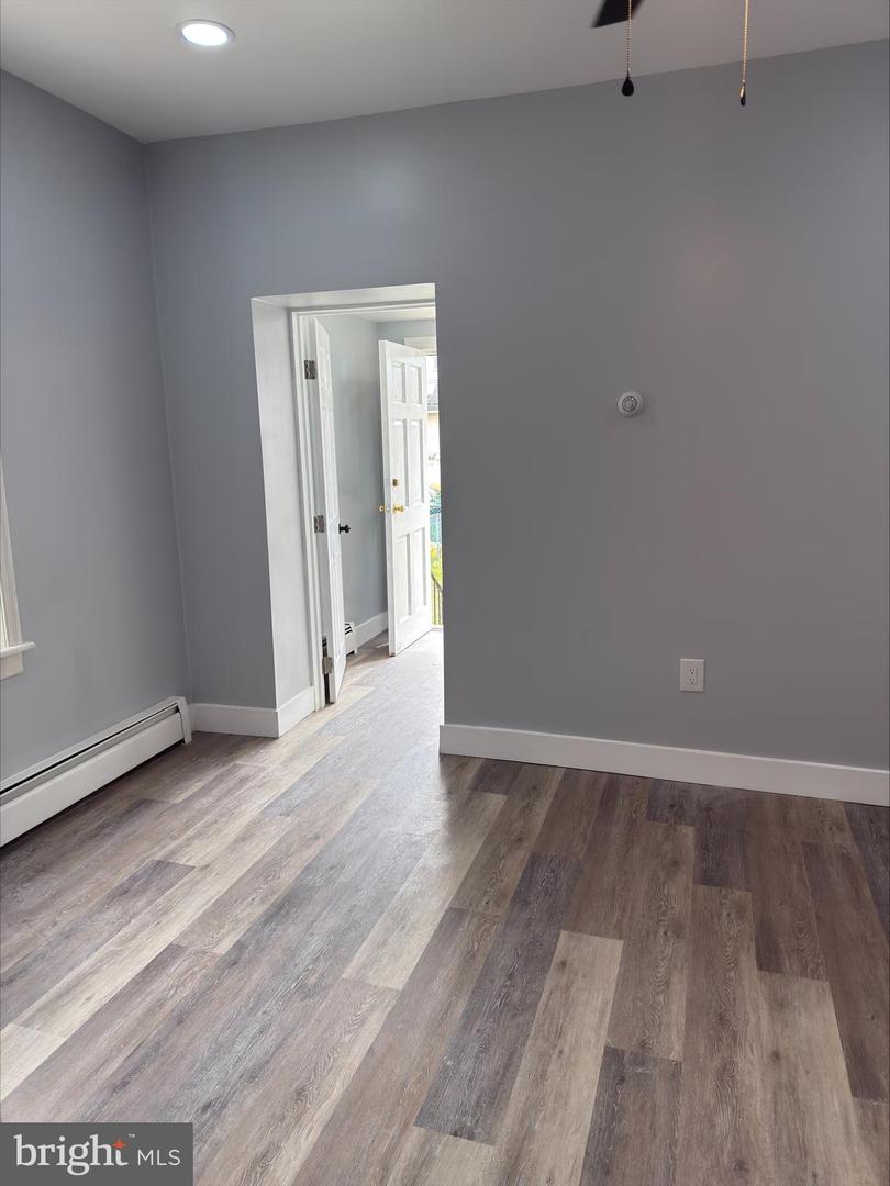 174 E Main St Property Photo 5