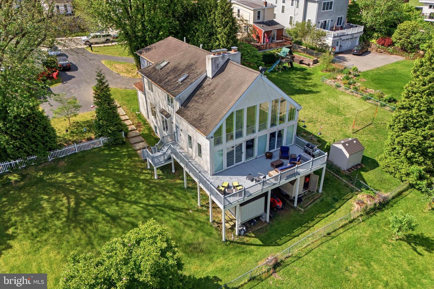 219 JEFFERSON ST