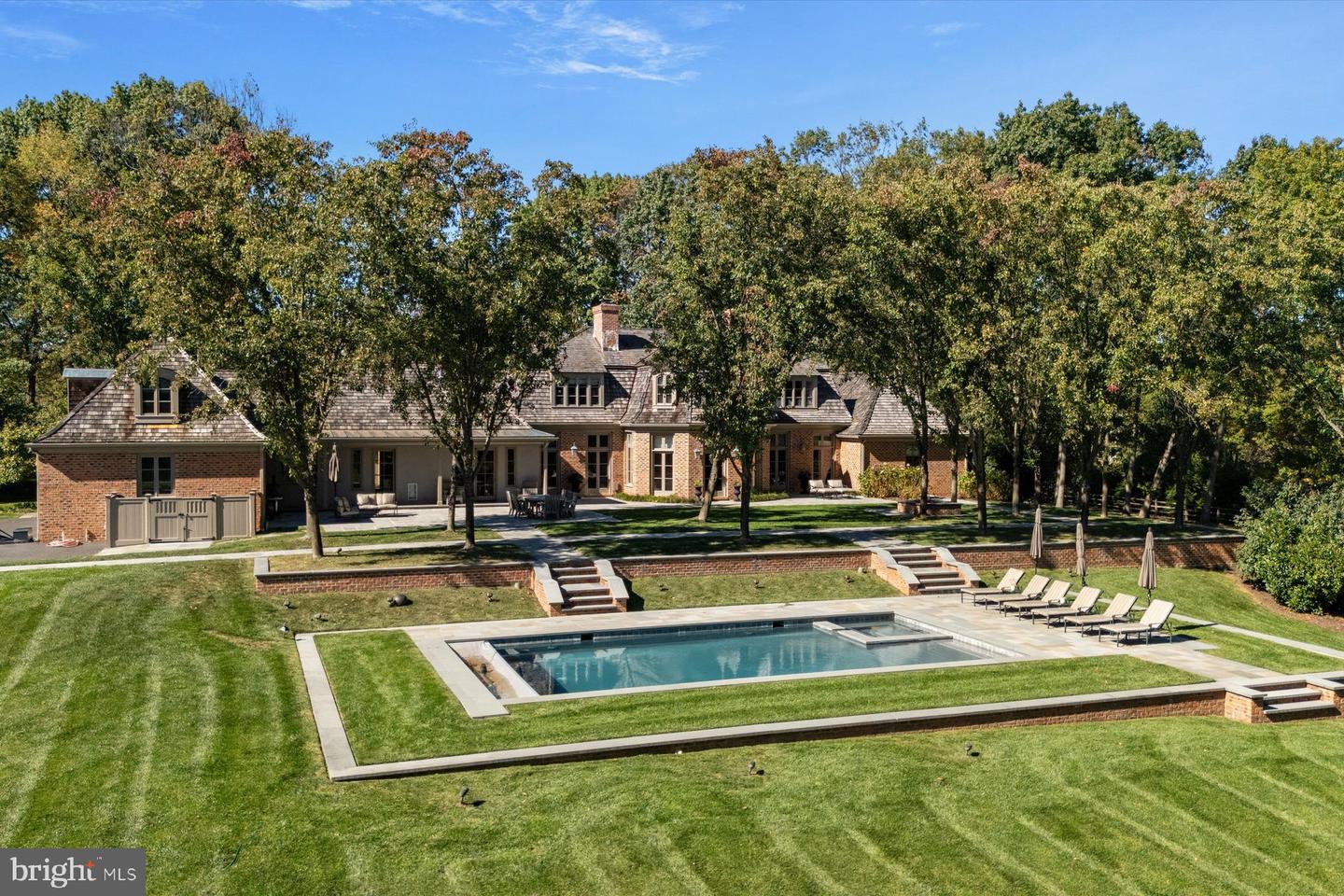6220 Sheaff Ln Property Photo 4