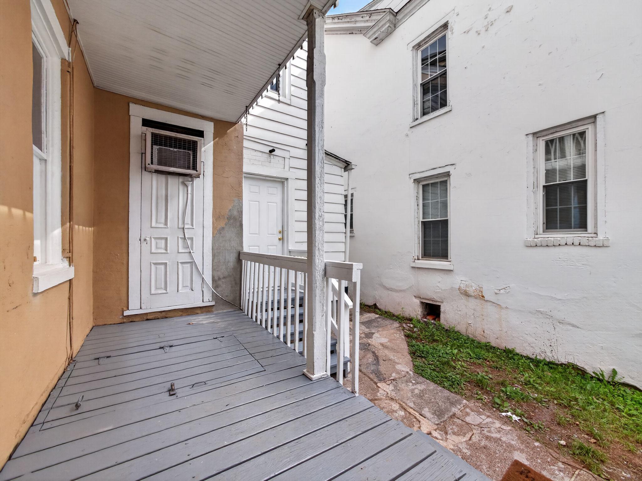 866 E High St Property Photo 25