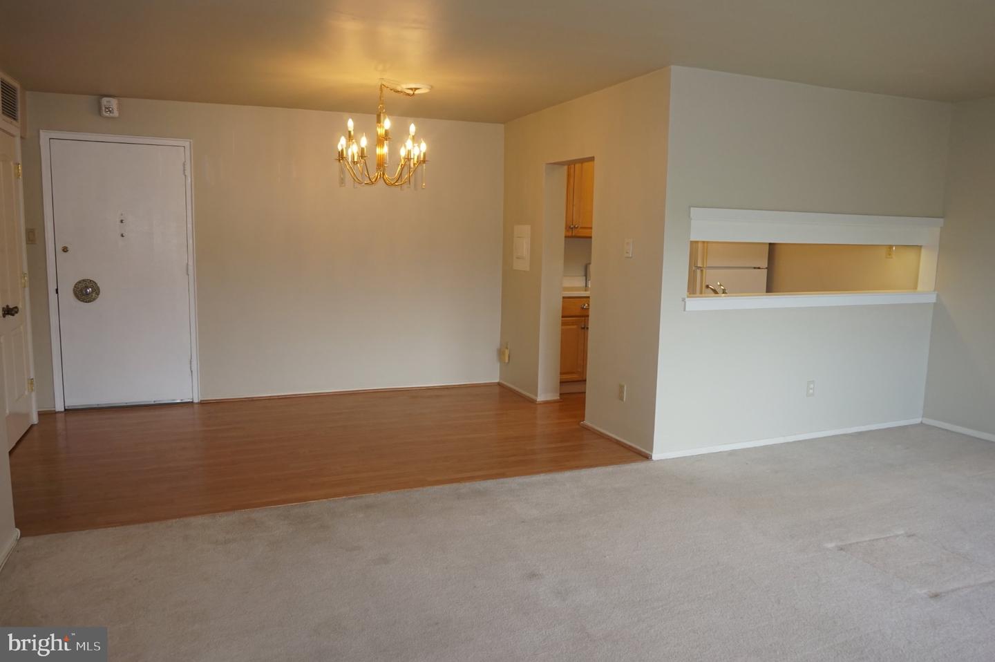1570 The Fairway #512 E Property Photo 5