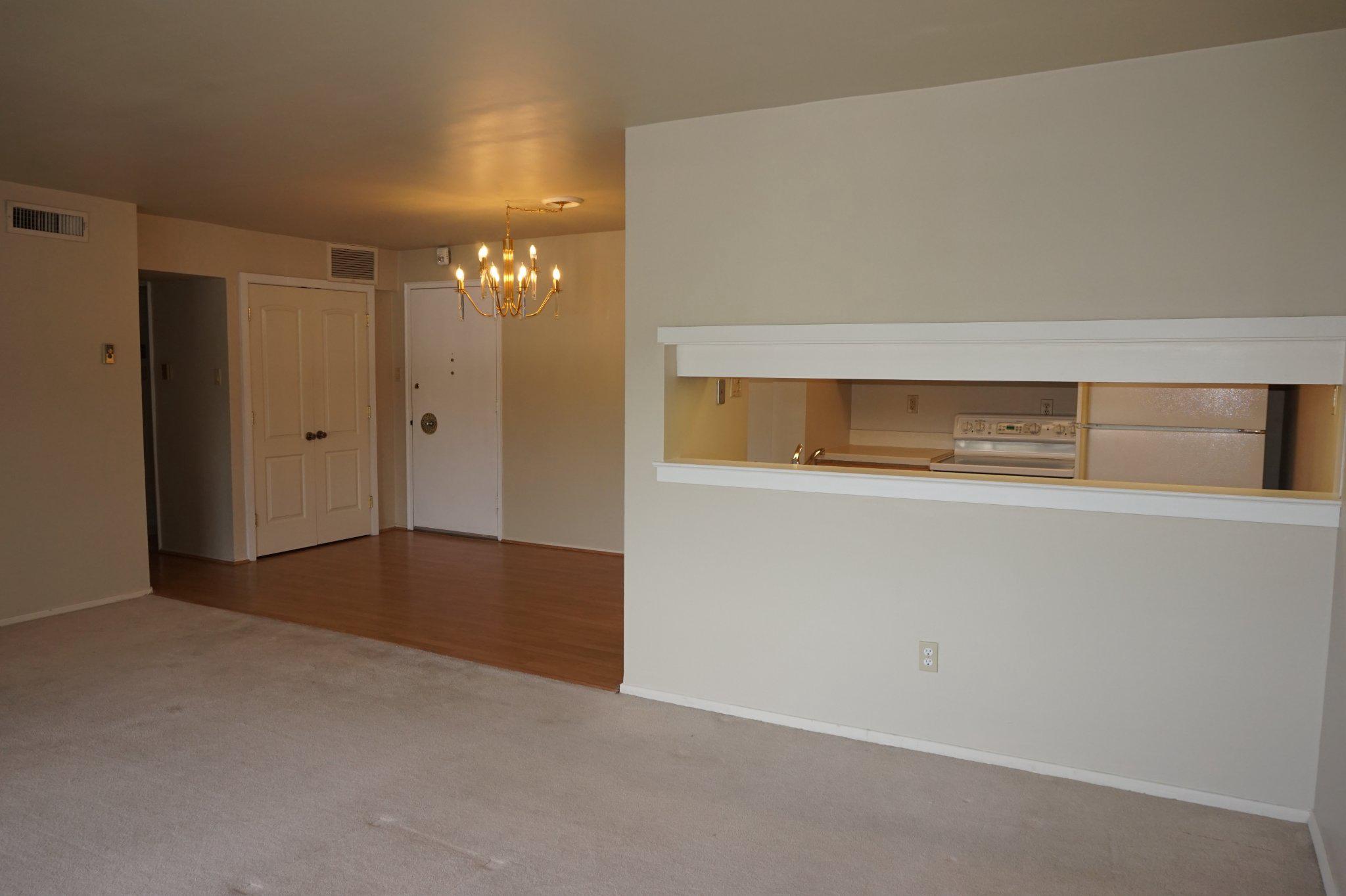 1570 The Fairway #512 E Property Photo 9