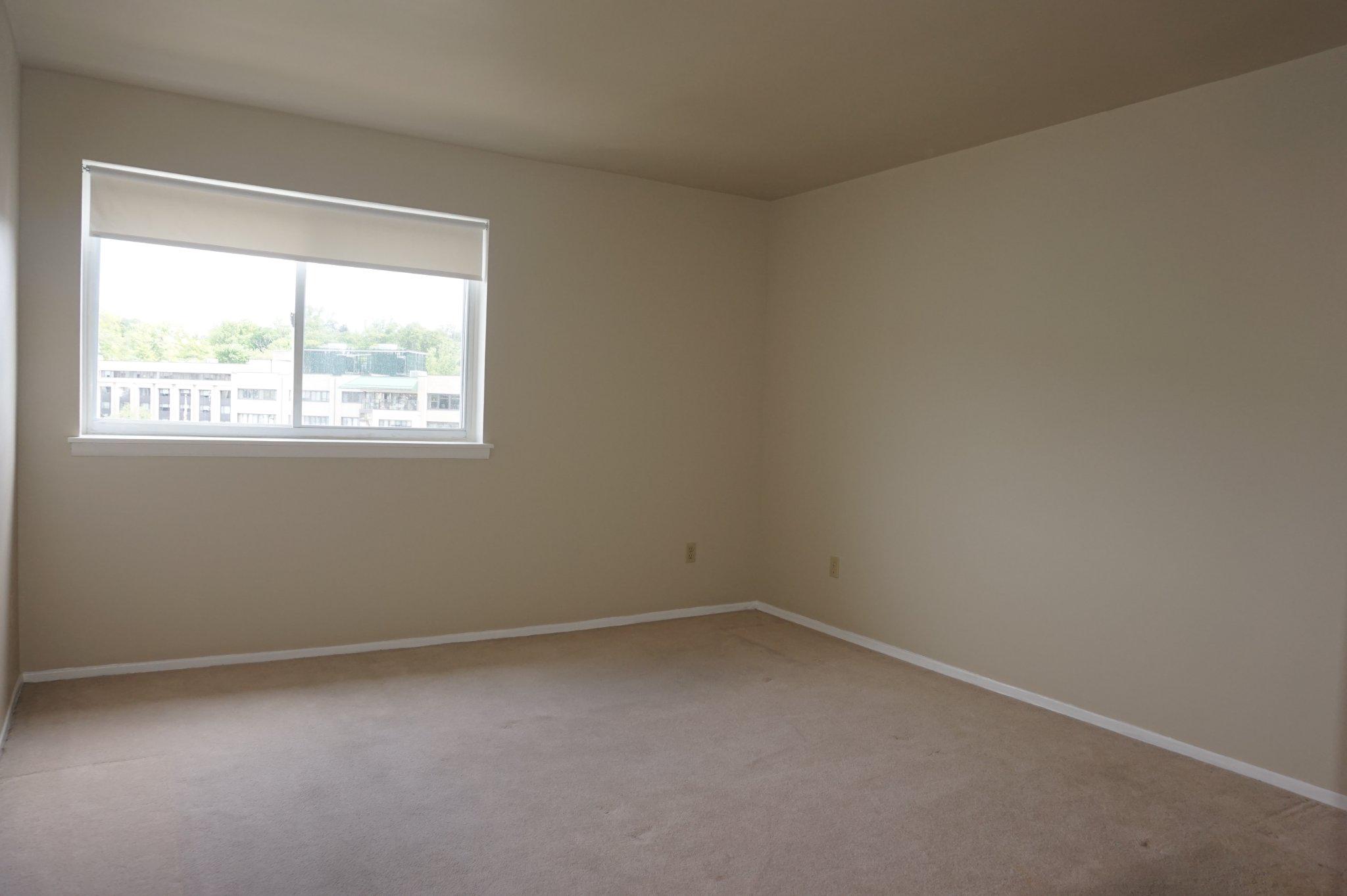 1570 The Fairway #512 E Property Photo 19