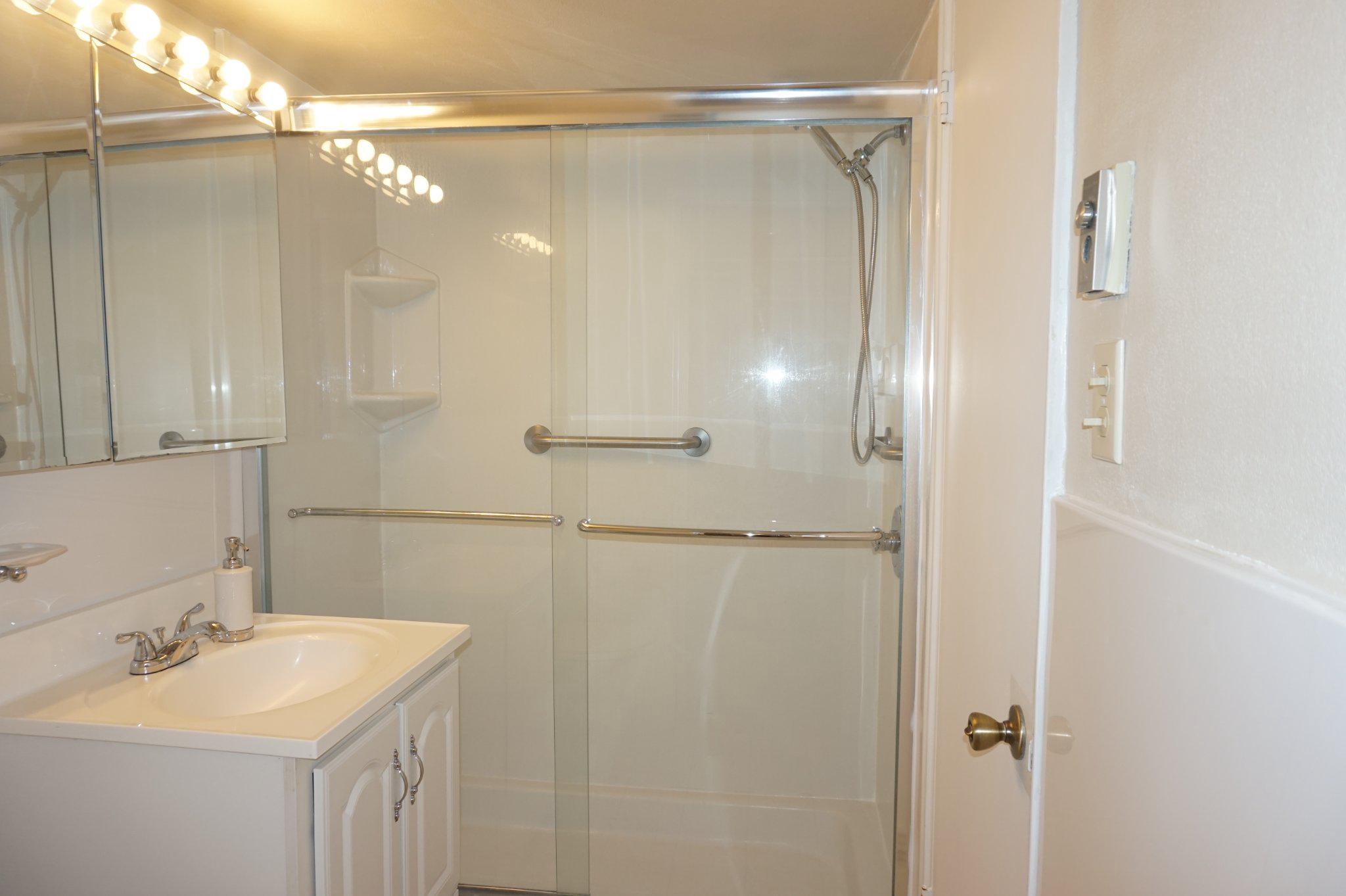 1570 The Fairway #512 E Property Photo 22