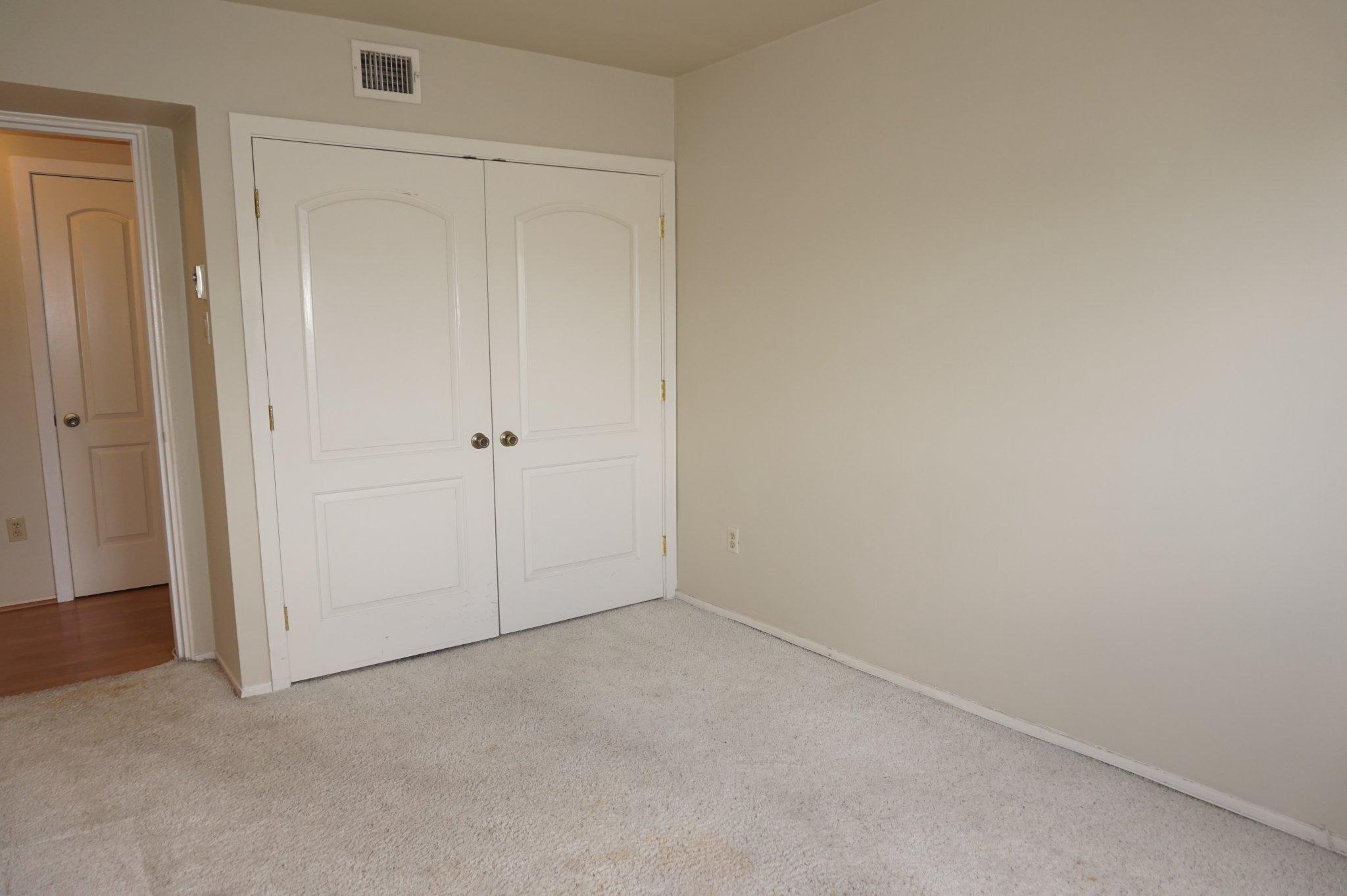 1570 The Fairway #512 E Property Photo 24