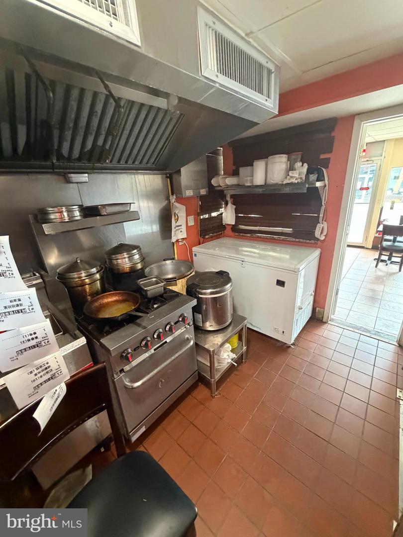 11 E Moreland Ave Property Photo 4