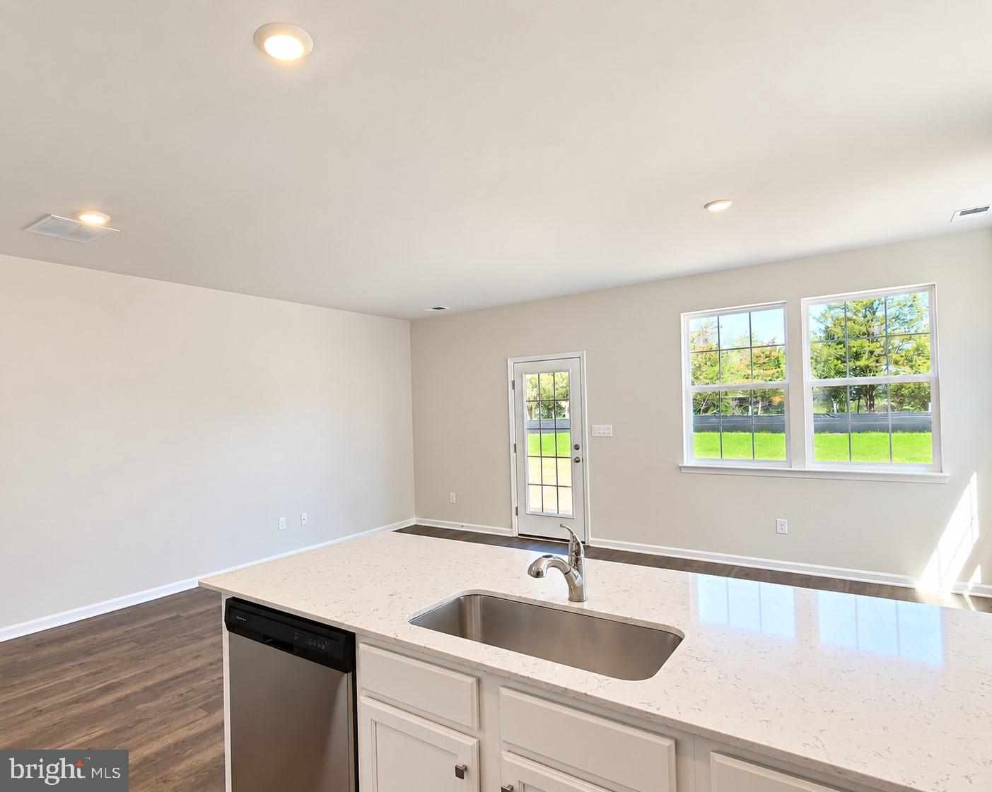 874 Peaceful Ln Property Photo 6