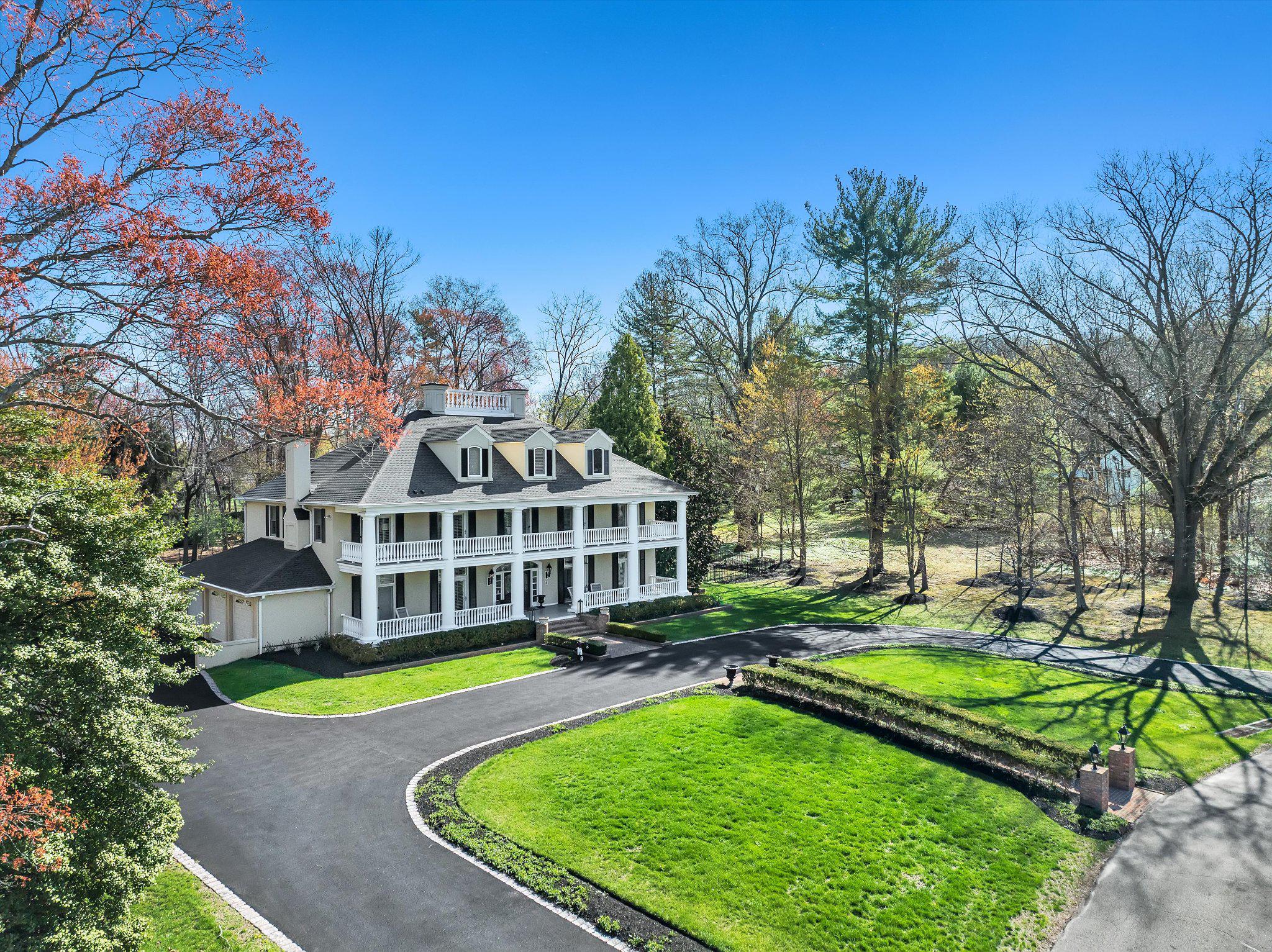 950 Pennbrooke Ln # Property Photo 3