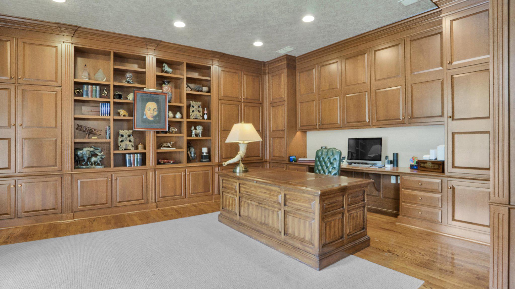 950 Pennbrooke Ln # Property Photo 16