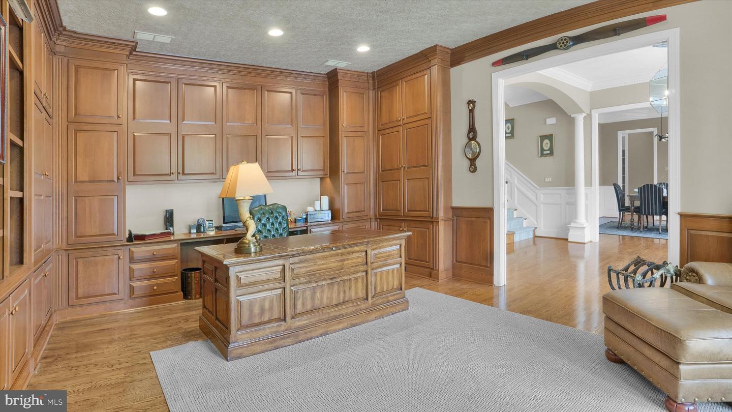950 Pennbrooke Ln # Property Photo 17