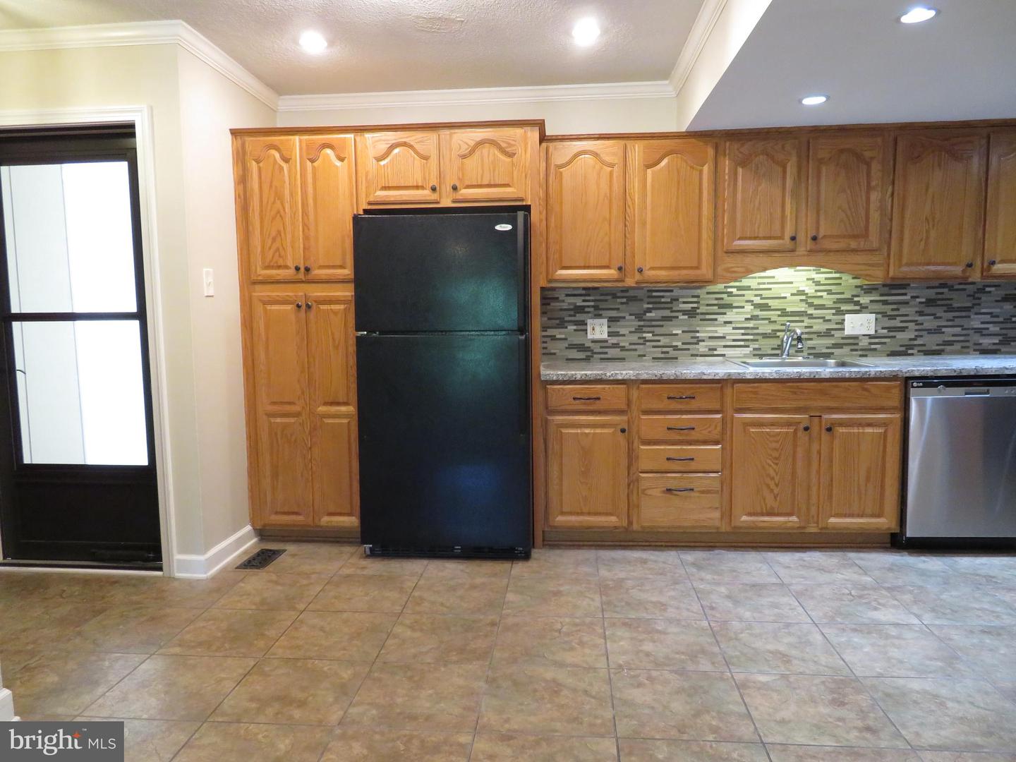 126 Berwick Pl #23b Property Photo 5