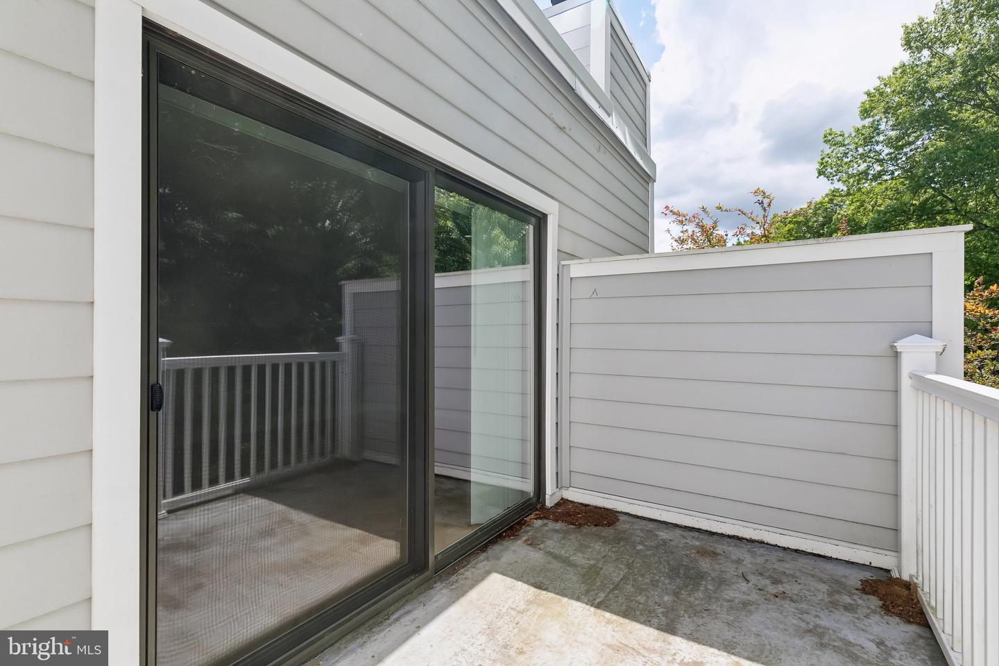 1740 Oakwood Ter #14-i Property Photo 11