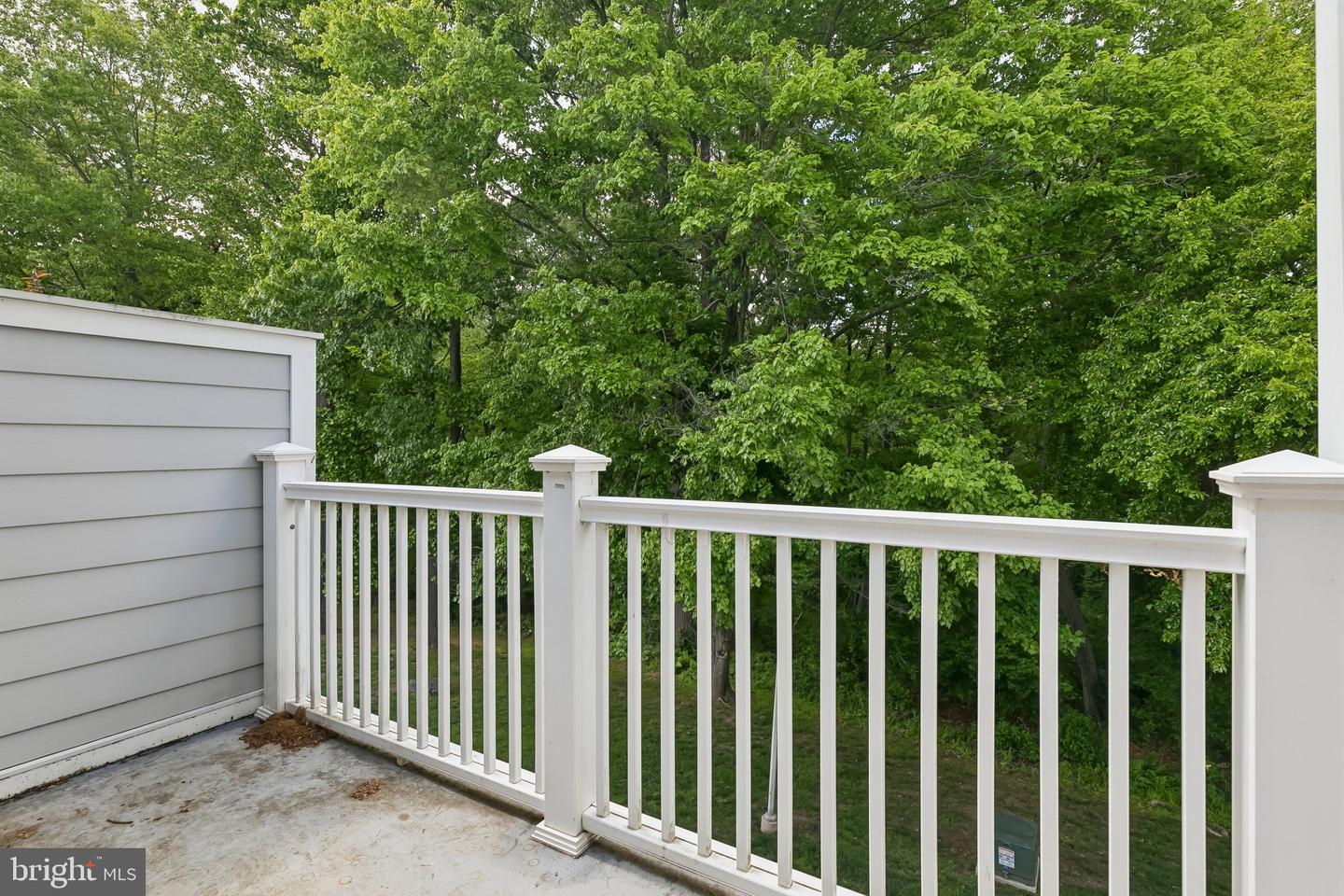 1740 Oakwood Ter #14-i Property Photo 12