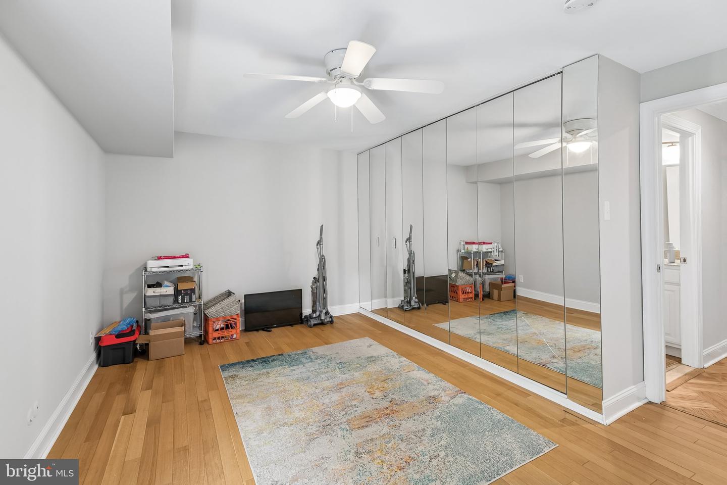 1740 Oakwood Ter #14-i Property Photo 14