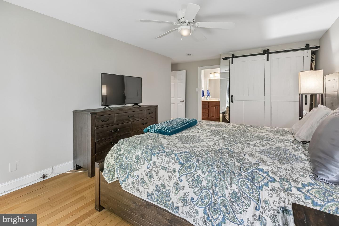 1740 Oakwood Ter #14-i Property Photo 20