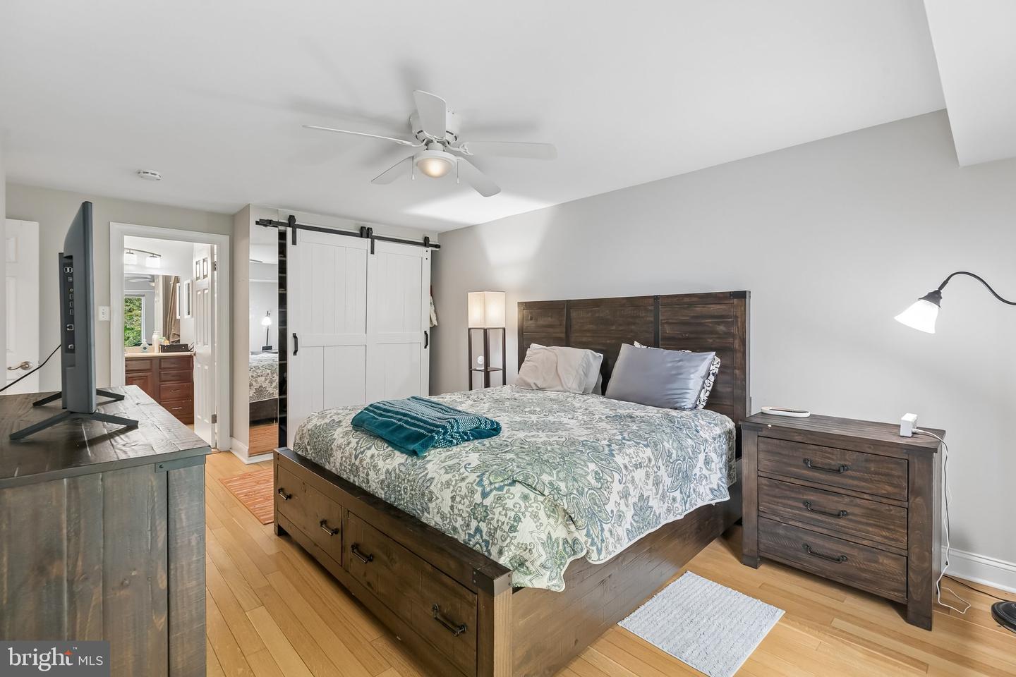 1740 Oakwood Ter #14-i Property Photo 21