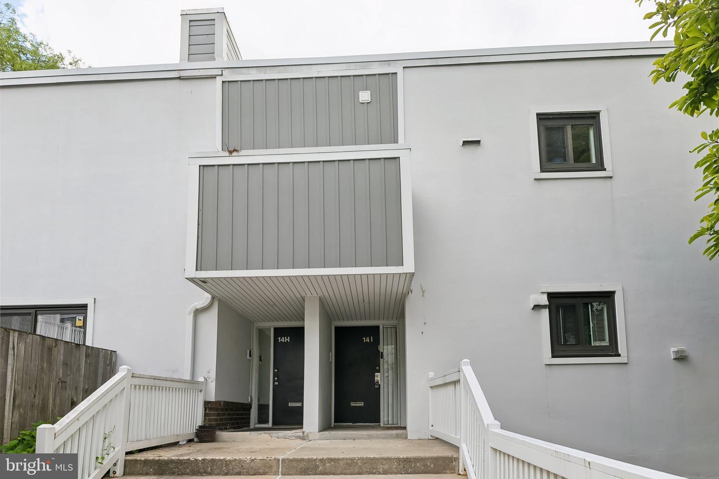 1740 Oakwood Ter #14-i Property Photo 27