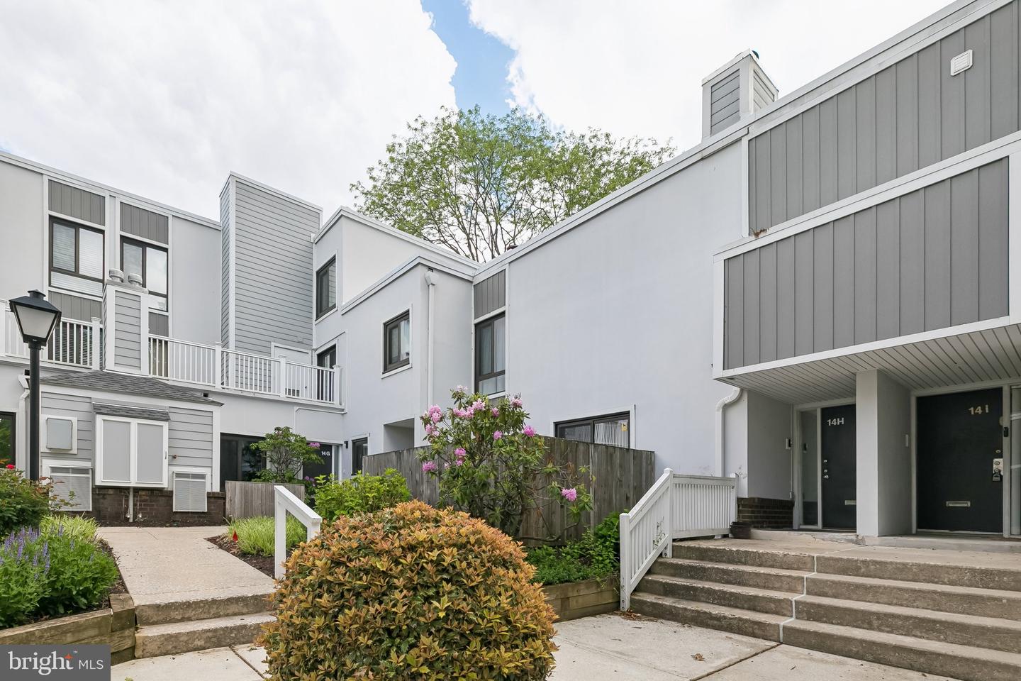 1740 Oakwood Ter #14-i Property Photo 28
