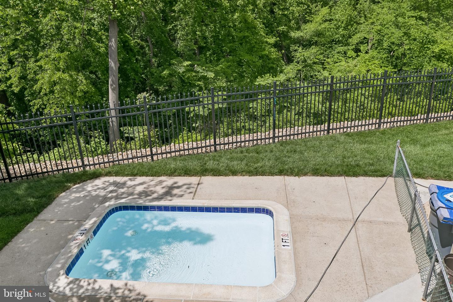 1740 Oakwood Ter #14-i Property Photo 38