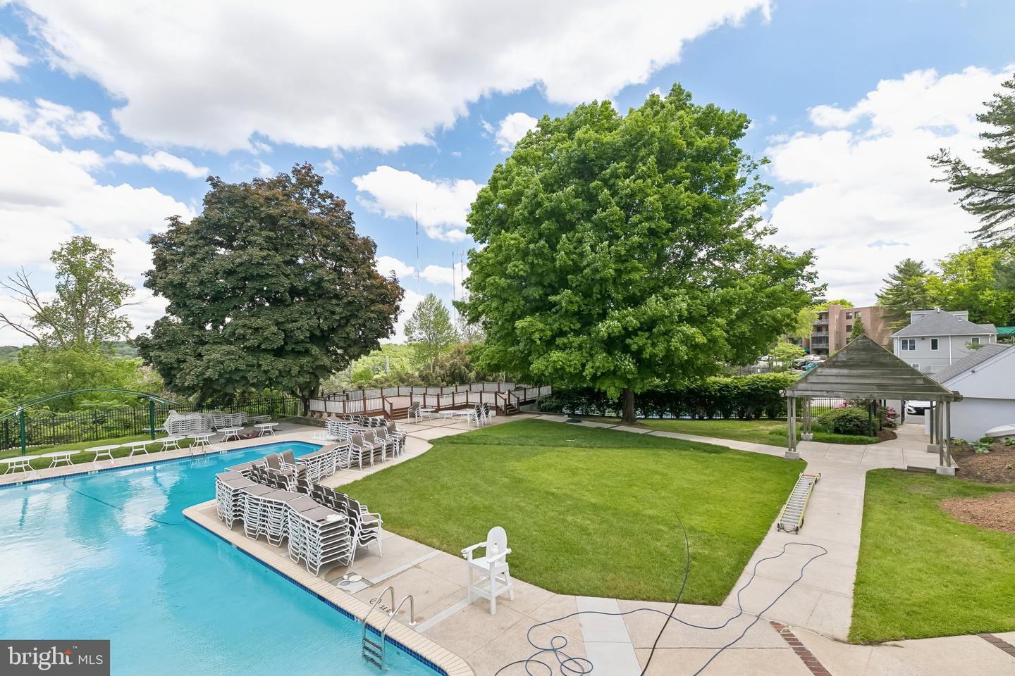 1740 Oakwood Ter #14-i Property Photo 40