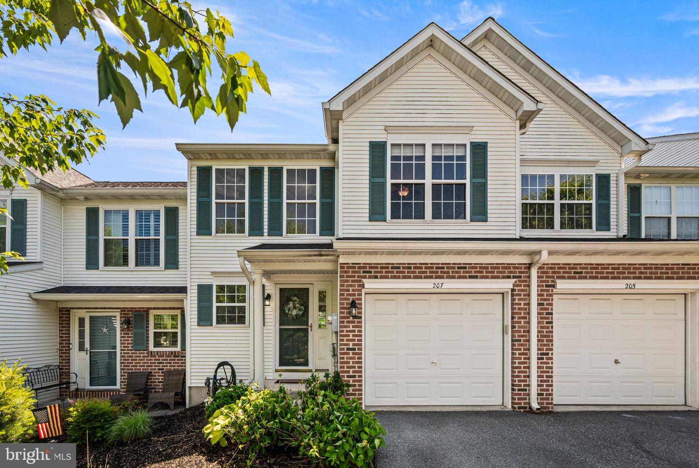 207 RED ROCK CIR