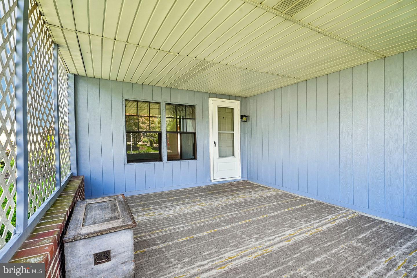 713 Cypress Ct Property Photo 3