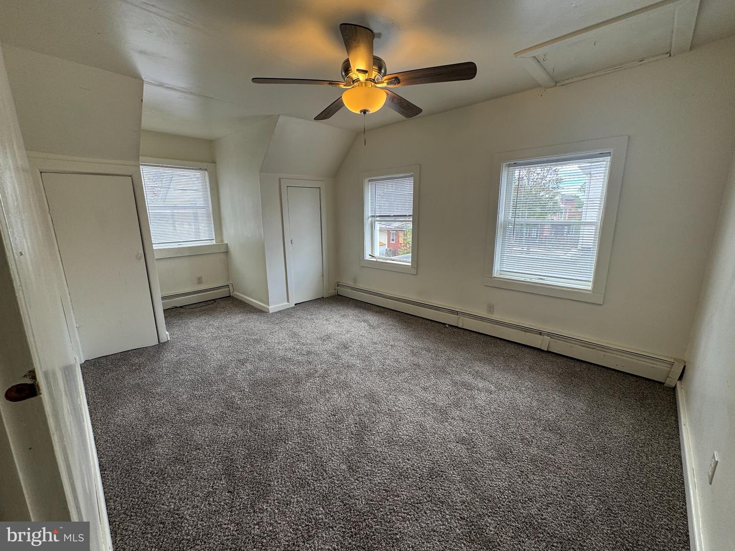 261 N York St #carriage House Property Photo 4