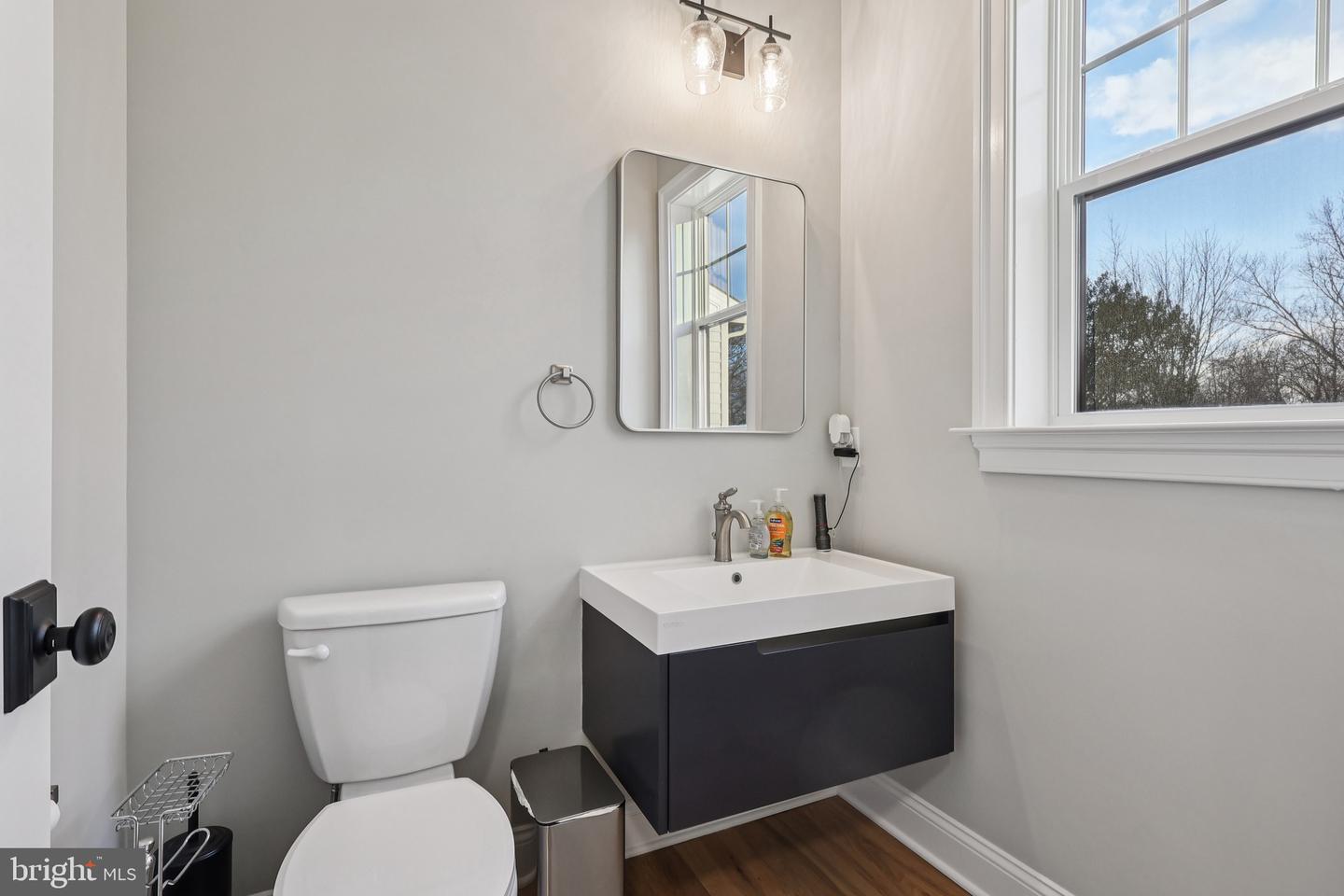 115 2nd Ave Property Photo 36
