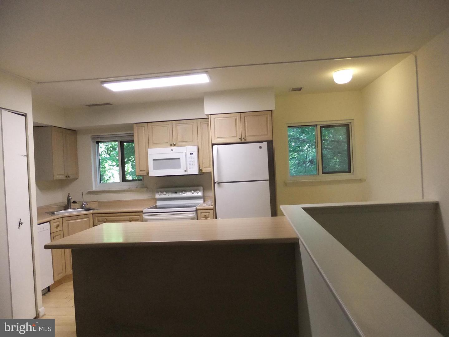 1700 Oakwood Ter #1f Property Photo 6