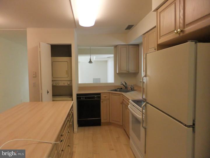 1700 Oakwood Ter #1f Property Photo 10