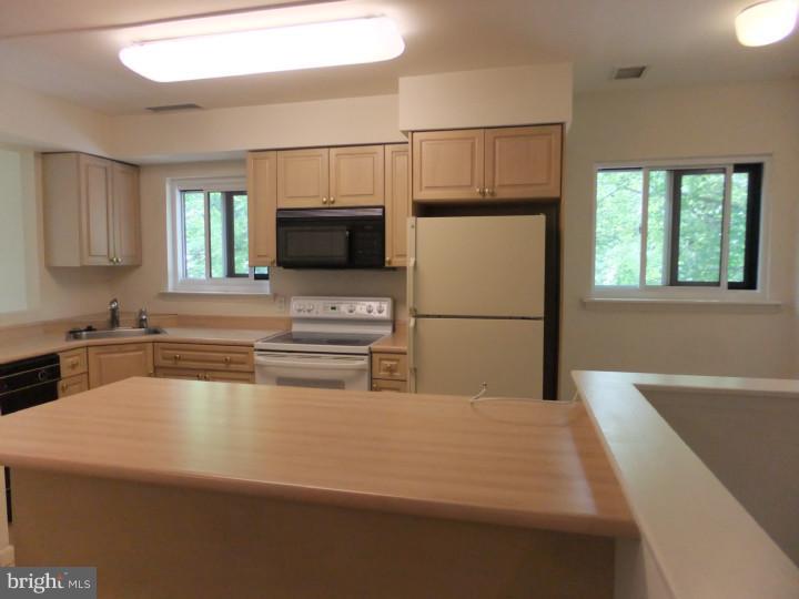 1700 Oakwood Ter #1f Property Photo 11