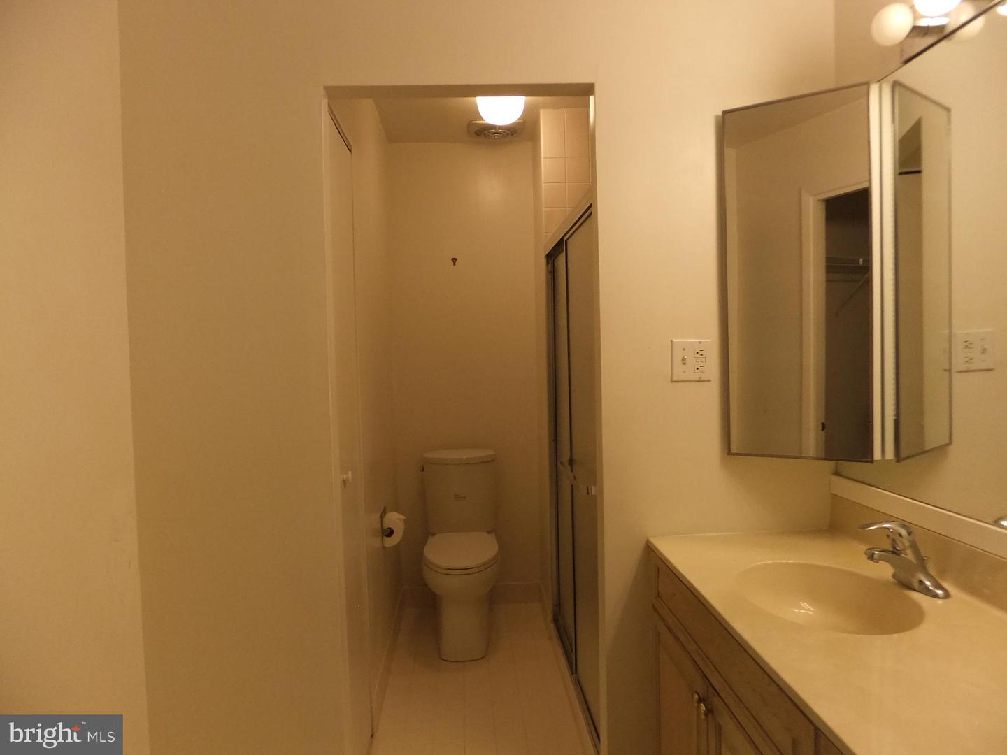 1700 Oakwood Ter #1f Property Photo 18