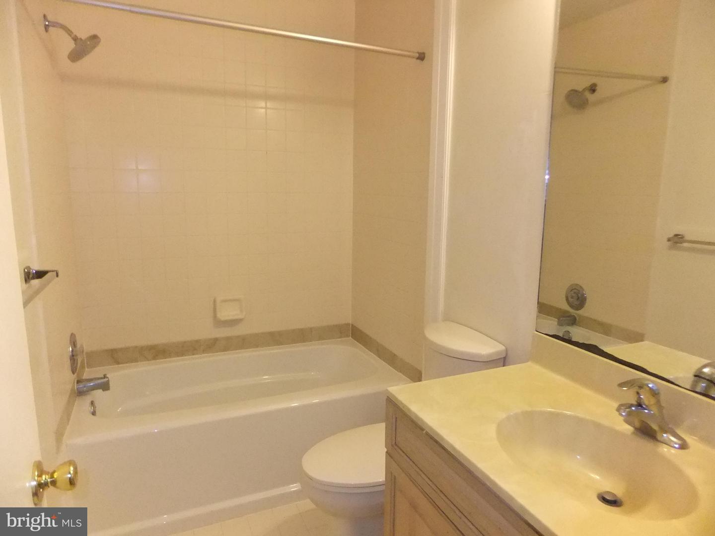 1700 Oakwood Ter #1f Property Photo 19