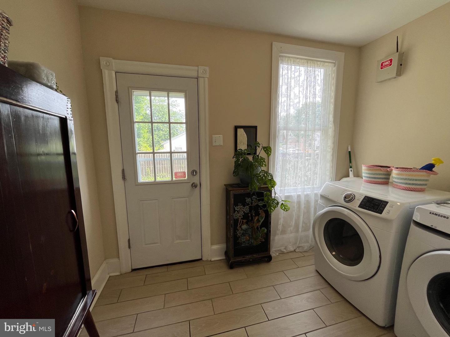 213 Ardmore Ave Property Photo 11