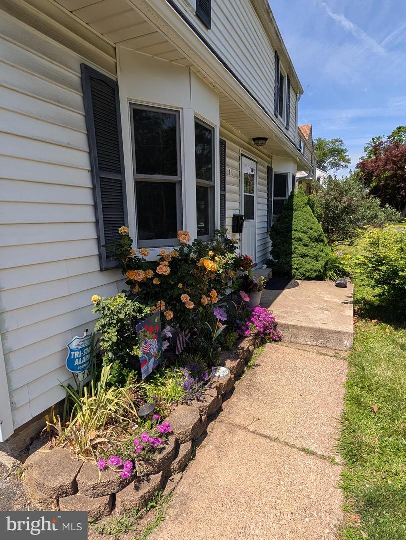 417 N Warminster Rd Property Photo 2