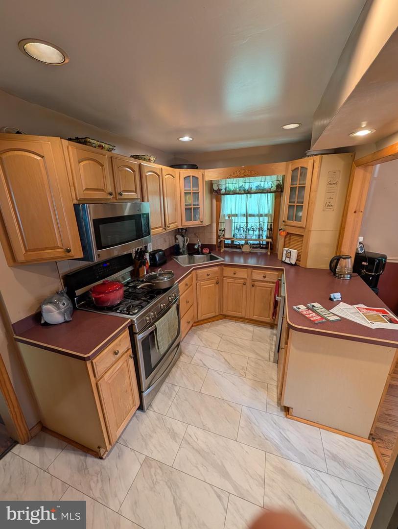 417 N Warminster Rd Property Photo 9