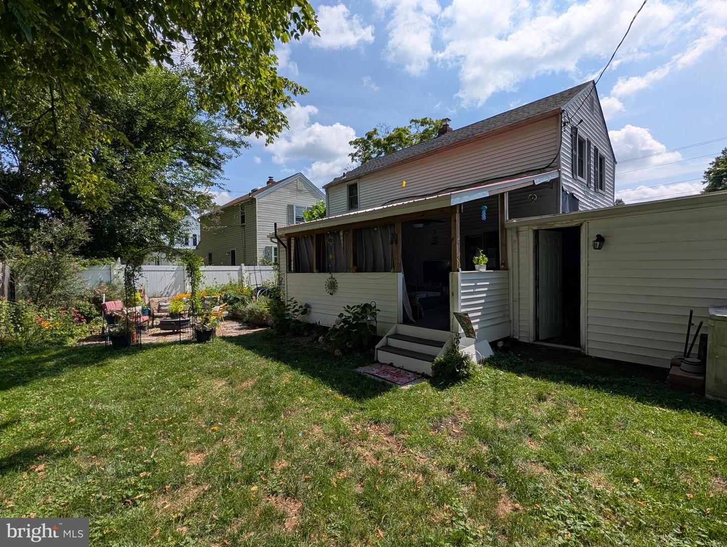 417 N Warminster Rd Property Photo 16