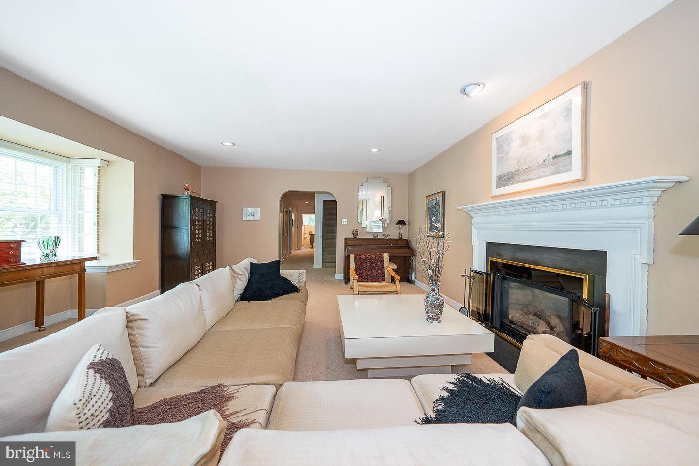 1125 Hillcrest Rd Property Photo 6