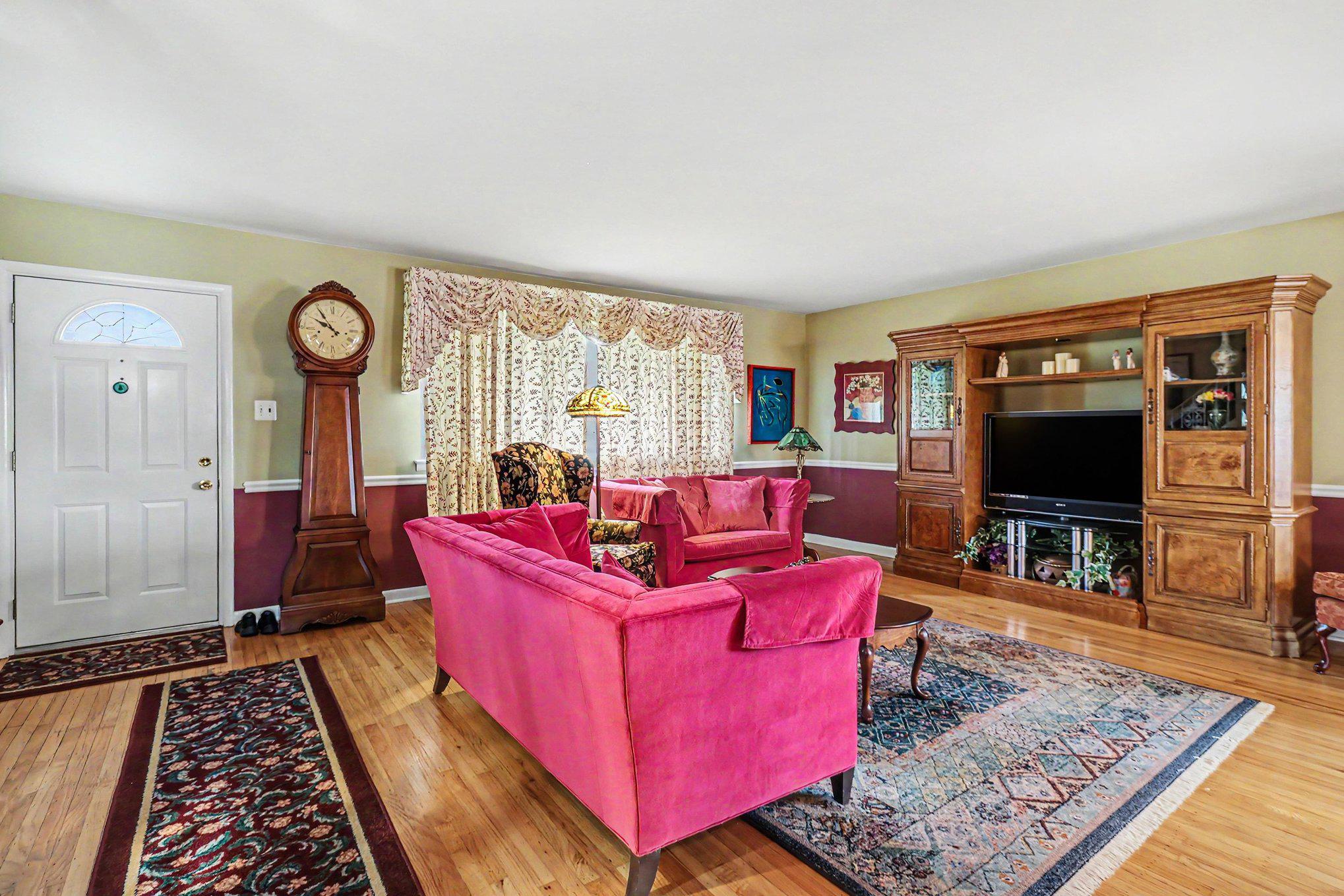 245 Oswald St # Property Photo 3
