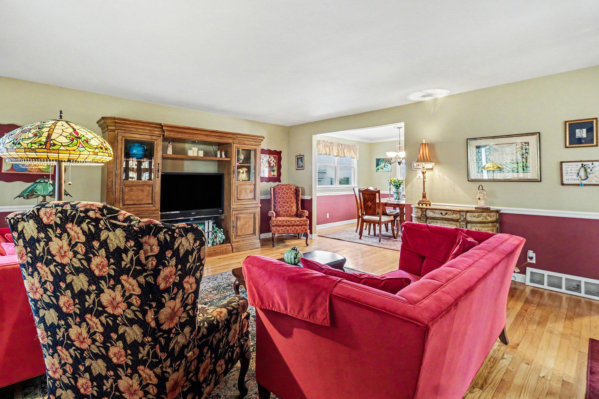 245 Oswald St # Property Photo 4