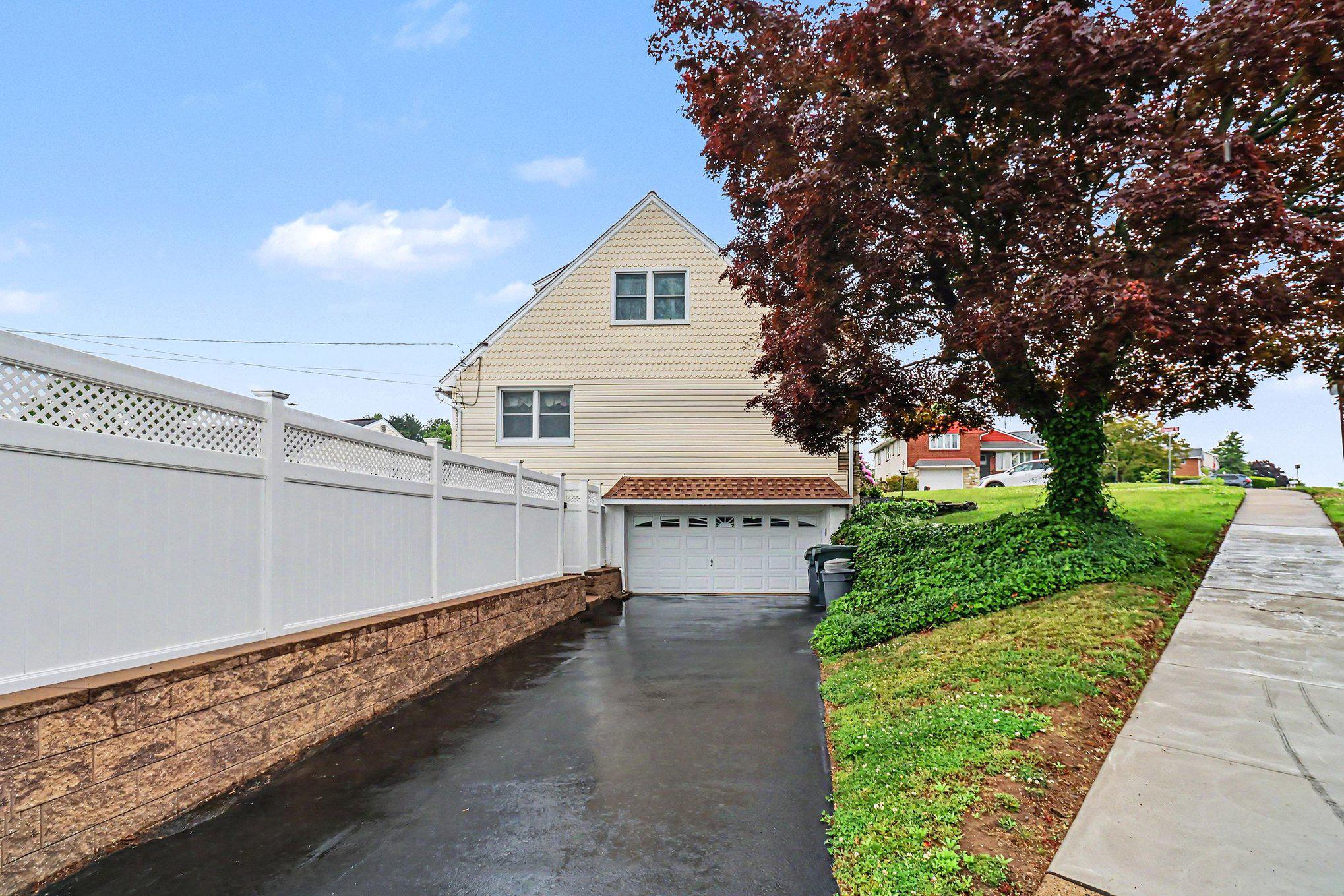 245 Oswald St # Property Photo 34