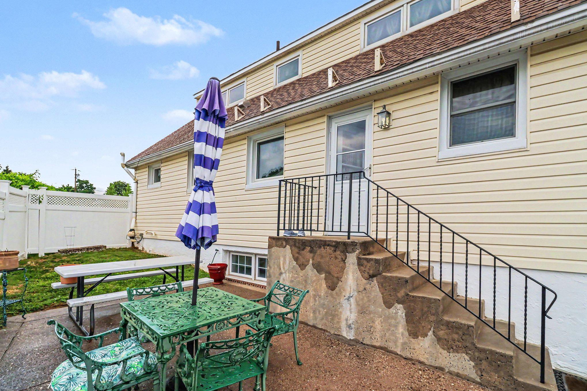 245 Oswald St # Property Photo 36