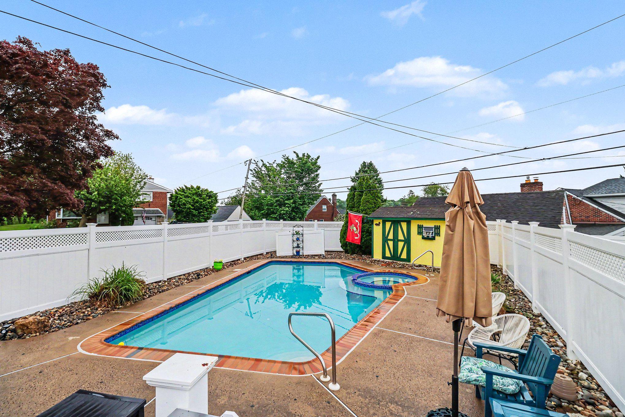 245 Oswald St # Property Photo 38
