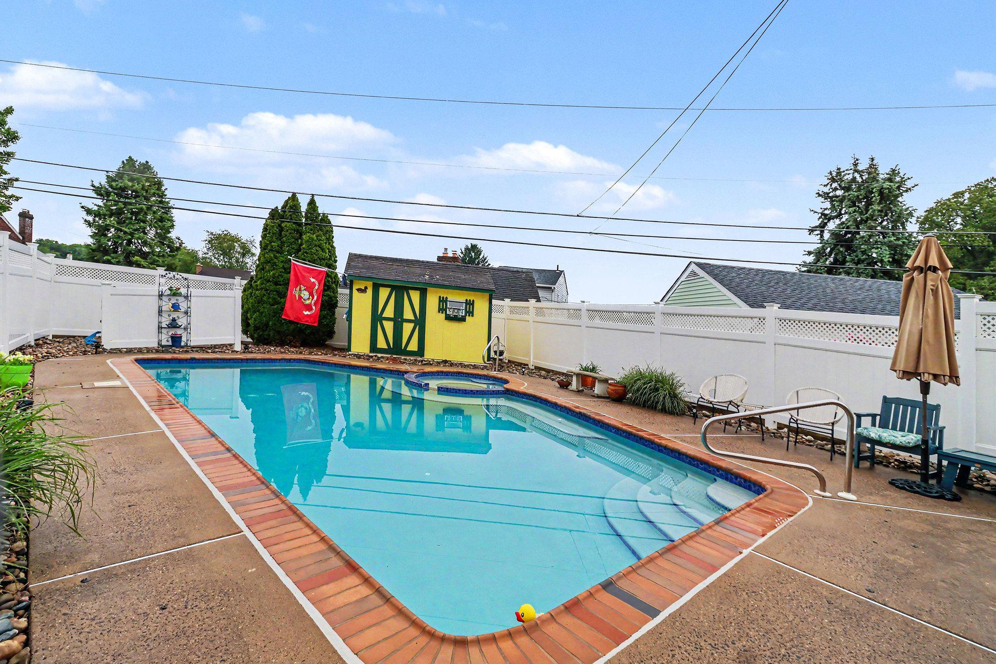 245 Oswald St # Property Photo 39