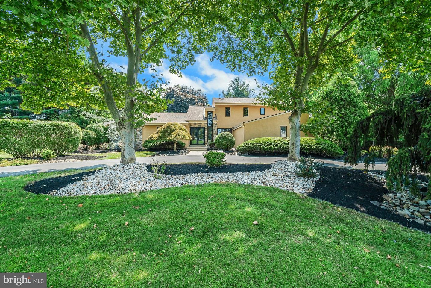 468 Long Ln # Property Photo 2