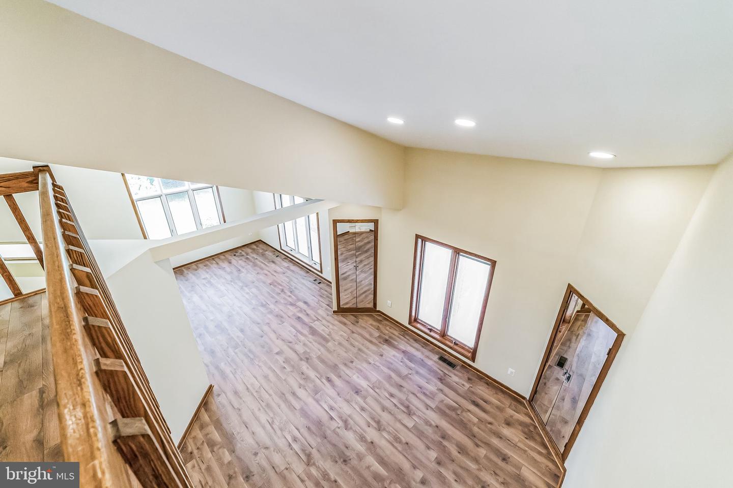 468 Long Ln # Property Photo 11